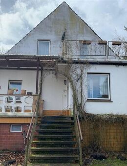 großes Einfamilienhaus mit Garage und Nebengelass - Roggendorf