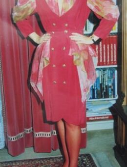 Gr. 38: Kleid, weinrot mit Tüchern, neuwertig - München