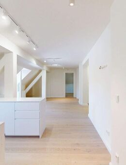 Luxuriös & kernsaniert: Dachgeschosswohnung mit großer Terrasse an der Villenkolonie Lichterfelde - Berlin