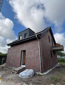Großzügig geschnittene Dachgeschosswohnung mit Balkon - Bocholt