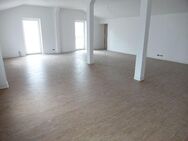 Sehr helle große ruhige Loft-Wohnung mit zwei Freitritten und großem Komfort-Badezimmer! - Hameln