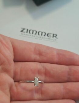 Ring mit Diamant - Laufen