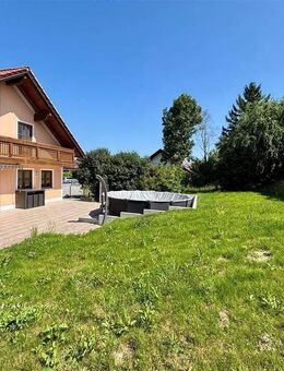 Tolles Wohnhaus mit Pool und PV- Anlage in Künzing ! - Künzing