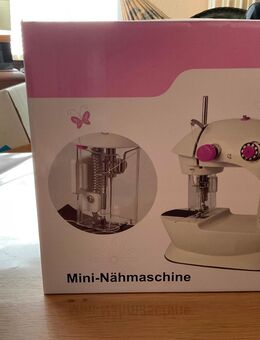 Mini-Nähmaschine – tragbar – inkl. Zubehör – Neu und unbenutzt, voll Funktionsf. - Brakel Zentrum