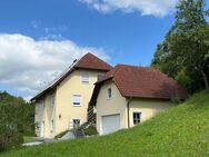 Energetisch Top! Zweifamilienhaus mit PV-Anlage - Scheinfeld