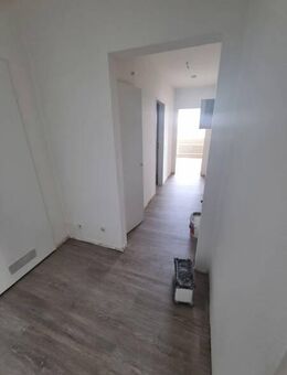 Schöne 3-Zimmer-Wohnung in Ludenberg mit Balkon und neuem Boden - Düsseldorf