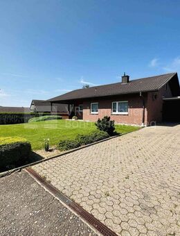 Grüner Wohnen! Zweifamilienhaus auf großem Grundstück. - Alfter