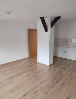 schöne 2-Raum WE in Zentrum zu vermieten - Naumburg (Saale)
