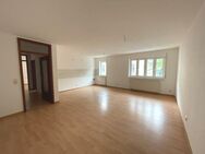 +++ Helle 2 Zimmer-Wohnung mit offener großer Küche +++ - Plauen