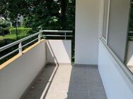 Charmante 2 Zimmer-Wohnung mit Balkon - Esslingen (Neckar)