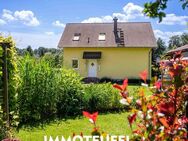 Familienidyll mit moderner Ausstattung: Einfamilienhaus mit Wärmepumpe, Kamin und Fußbodenheizung - Neukirchen (Erzgebirge)