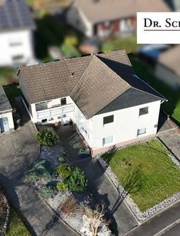 Wohnen auf einer Ebene! Wohnhaus mit Einliegerwohnung in ruhiger Sackgassenlage von Nisterau. - Nisterau