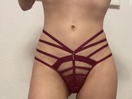 Sexy getragenes dunkelrotes Höschen Slip String mit Strass - Hamburg Altstadt