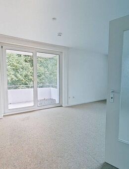 ** Geräumiges 1-Zimmer-Apartment mit großem Balkon, Badewanne und EBK ** - Göttingen