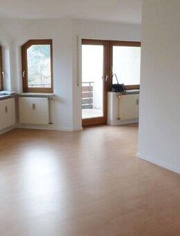Renovierte, helle 2,5-Zimmerwohnung mit EBK und Balkon an EINZELPERSON - Filderstadt
