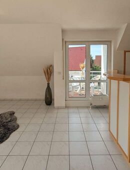 Gepflegte DG-Wohnung in einem Mehrparteienhaus (4 WE) in ruhiger Lage Weißenhorns! - Weißenhorn