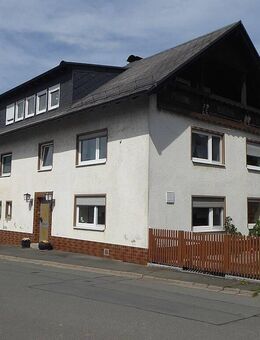 Wohnhaus für mehrere Generationen mit Nebengebäude in Leupoldsgrün - Leupoldsgrün