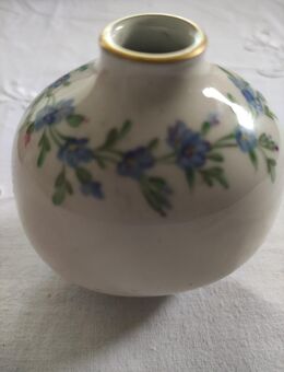 KPM Berlin Germany Vase Adonis mit bunten Blumen und Goldrand - Grünendeich