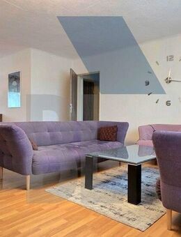 Helles Zuhause mit Balkon - großzügige 4-Zimmer-Wohnung in gepflegtem Wohnumfeld - Kieselbronn