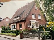 Haus in exzellenter Lage in Beckum für Investoren (§34 BauGB)/ Handwerker mit großem Südgrundstück zu verkaufen - Beckum