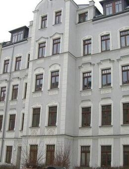 kleine, feine 2-Zimmer-Dachgeschosswohnung mit Einbauküche, ruhige Wohnstraße auf dem Kaßberg - Chemnitz