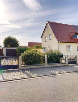 Provisionsfrei: Doppelhaushälfte in Bad Lauchstädt - gepflegt, ruhig & ideal für Familien - Bad Lauchstädt (Goethestadt)