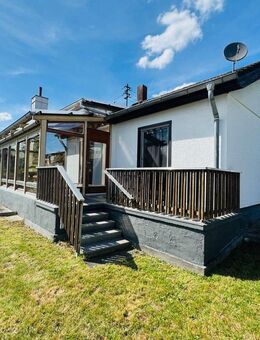 "Raum für Ideen: Einfamilienhaus mit Potenzial und großem Grundstück in Petersdorf" - Petersdorf (Bayern)