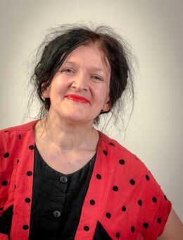 Sopranistin sucht möbl. ZImmer oder App. in Augsburg - Augsburg