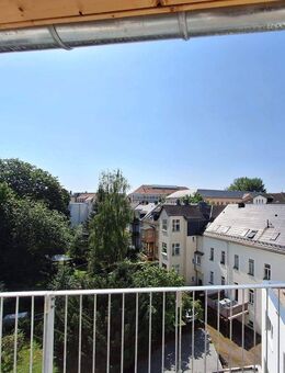 Neusanierte 4-Raum Dachgeschosswohnung in Freiberg zu verkaufen - Freiberg