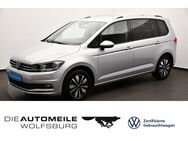 VW Touran, 1.5 TSI Move Stand 7 Sitze, Jahr 2023 - Wolfsburg