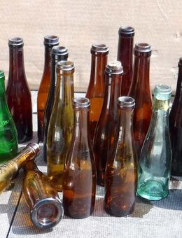 alte Wein - Proben - Flaschen, Vasen - Dresden