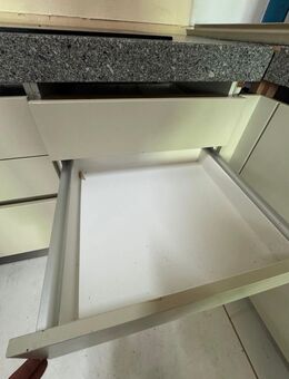 SieMatic kleine U küche Inklusive Geräte in gutem Zustand Nr(83) - Köln