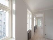 Mehr Mitte geht nicht: Altbauwohnung im Erstbezug nach Sanierung - Berlin