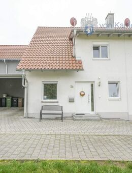 Direkt an der Bebauungsgrenze: Moderne DHH mit EBK, FBHZ, Carport und Garage - Weisendorf