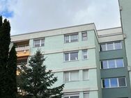 Wie ein Penthouse- Oberste Etage!! Gepflegte 4 Zimmer-Wohnung mit Aufzug, 2 Bädern und Garage in ruhiger Randlage von Wernau - Wernau (Neckar)