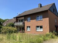Großzügiges Zweifamilienhaus mit Vollkeller und zwei Garagen - Dortmund