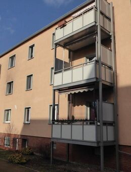 renovierte 2 Zimmerwohnung mit Balkon wartet auf dich, Einbauküche möglich - Wittenberg (Lutherstadt)