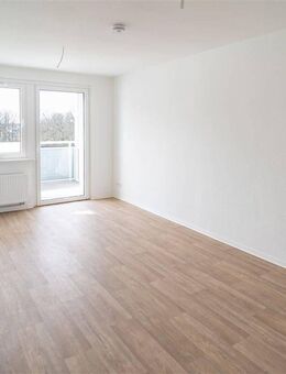 ++ Erstbezug nach Sanierung ++ Moderne 2 Zimmerwohnung mit Dusche und Wanne + Solarmodul - Chemnitz