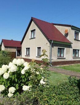 „Für Handwerker & Naturliebhaber: Wohnhaus mit großem Nebengelass und viel Land“ - Falkenberg (Elster)