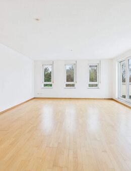 Schöne Dachgeschosswohnung mit großem Balkon & Stellplatz im Herzen von Schweich - Schweich