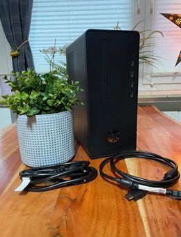 HP Pc - Ryzen 3 Pro 2200G - AMD Radeon Vega 8- 8 GB - 256 SSD - Celle