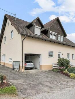 Gepflegtes Zweifamilienhaus mit Garage in idyllischer Lage von Westhausen-Lippach - Westhausen (Baden-Württemberg)