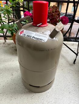 Graue Gasflasche, 11 kg, voll, für Grill, Womo, Wohnwagen - Hamburg