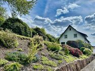 Wohnen und Vermieten mit herrlichem Weitblick auf tollem Grundstück in Würdinghausen! - Kirchhundem
