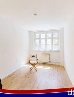 *** Balkon - Bad mit Wanne und Fenster - 2 Zimmer *** - Magdeburg