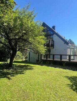 4-Zimmer-EG-Wohnung plus separates Büro im Souterrain - großzügige Terrasse, Toplage in Pullach - Pullach (Isartal)