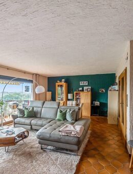 Traumhafte Aussicht und viel Platz zur Entfaltung! Teilmodernisiertes Reihenhaus in Altena-Dahle - Altena