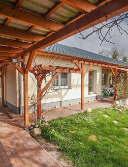 Wasserlage mit Seltenheitswert - stilvoller Bungalow mit eigenem Wasserzugang & Anlegestelle - Ketzin (Havel)