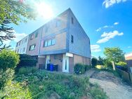 Großes Reihenendhaus mit Einliegerwohnung, Sonnengarten und Außen-Parkplätzen - Hilden