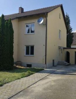 3 Zimmer, mit 81 qm im 1. OG, Balkon, super ruhige Lage + Gartennutzung, renoviert - Straubing